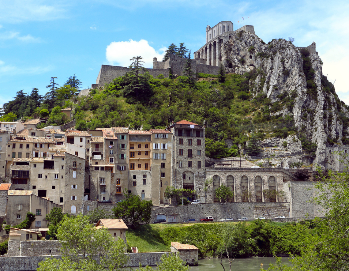 Parcourir la route Napoléon en camping-car - Sisteron