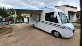 camping-car BAVARIA 741 LC  extérieur / arrière