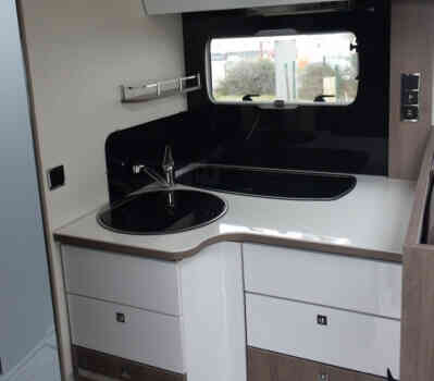 camping-car BAVARIA 741 LC  intérieur / coin salon