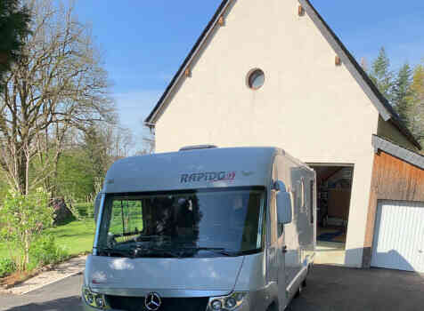 camping-car RAPIDO 991 M  extérieur / latéral gauche