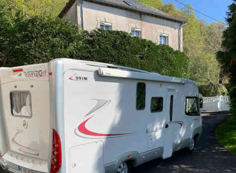 camping-car RAPIDO 991 M  intérieur / coin salon