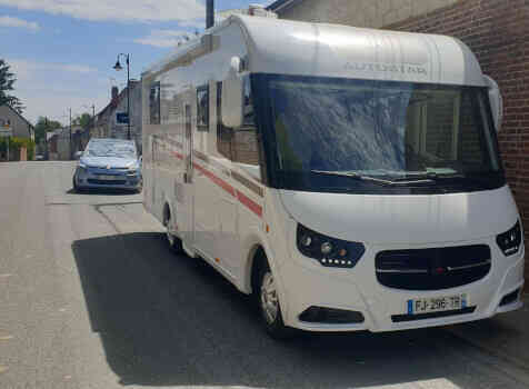 camping-car AUTOSTAR PRIVILEGE  LC 730  extérieur / latéral gauche