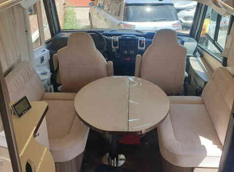 camping-car AUTOSTAR PRIVILEGE  LC 730  intérieur  / coin cuisine