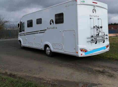 camping-car BAVARIA I 741 C STYLE  extérieur / latéral 
