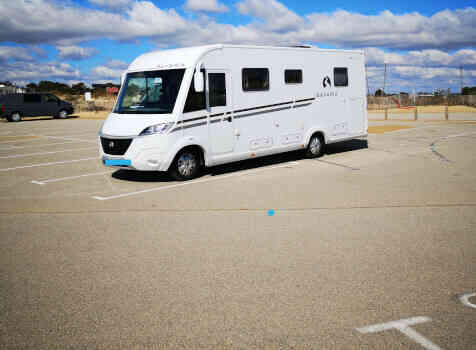 camping-car BAVARIA I 741 C STYLE  extérieur / latéral gauche