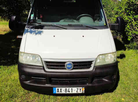 camping-car CHALLENGER   extérieur / face avant