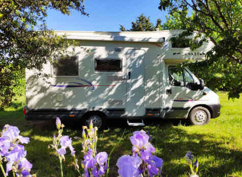 camping-car CHALLENGER   extérieur / latéral gauche