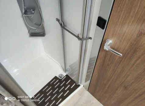 camping-car PILOTE P 746 GJ  extérieur / arrière