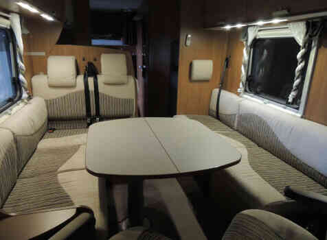 camping-car ITINEO SB 720  intérieur / coin salon