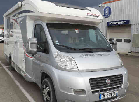 camping-car CHALLENGER MAGEO 119 EB  extérieur / face avant