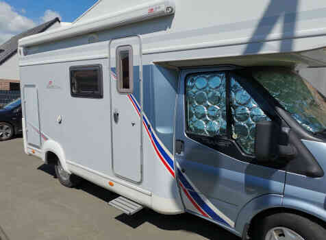 camping-car TEC FREETEC  extérieur / latéral droit