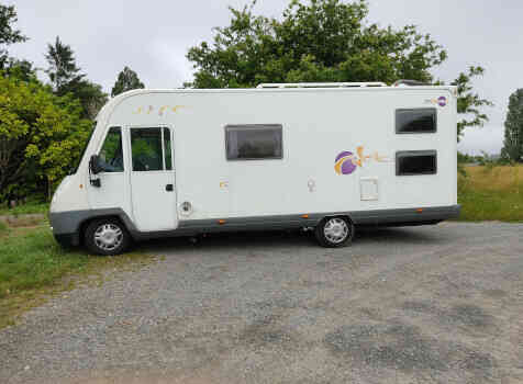 camping-car MOOVEO I 716  extérieur / face avant