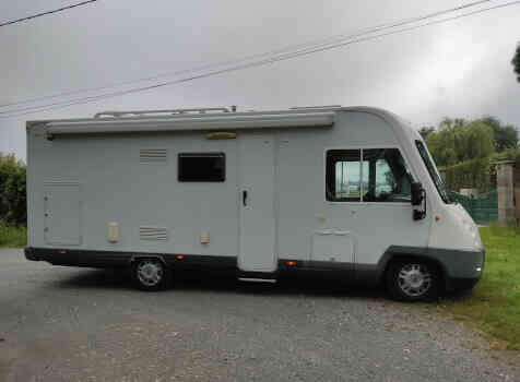 camping-car MOOVEO I 716  extérieur / latéral gauche