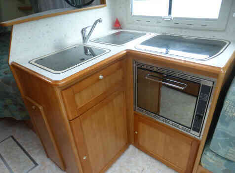 camping-car FLEURETTE GREBE  intérieur  / coin cuisine