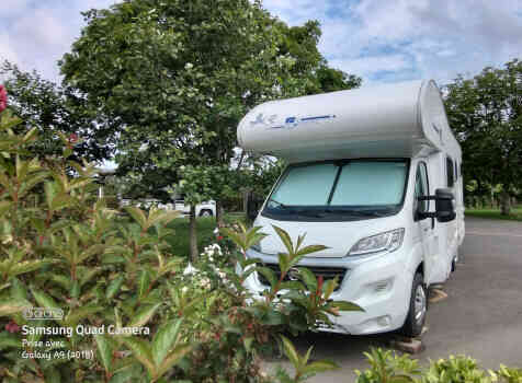 camping-car RIMOR SEAL  extérieur / face avant