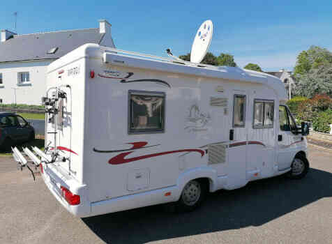 camping-car RAPIDO 760 F  extérieur / latéral gauche