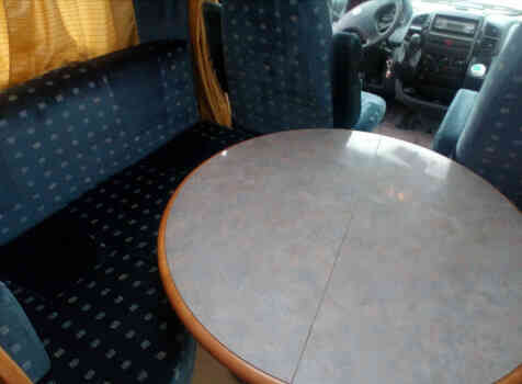 camping-car RAPIDO 760 F  intérieur / coin salon