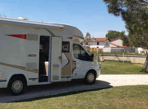 camping-car CHALLENGER GENESIS 296  extérieur / latéral droit