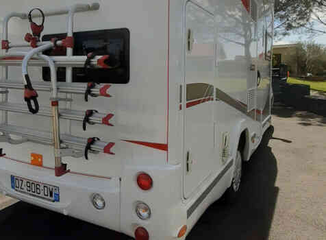 camping-car CHALLENGER GENESIS 296  extérieur / arrière