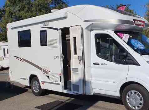camping-car CHALLENGER 288 EB QUARTZ  extérieur / face avant