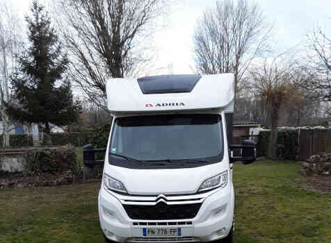 camping-car ADRIA MATRIX AXESS 600 SC   extérieur / face avant