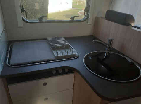 camping-car SUNLIGHT T 69 S  intérieur  / coin cuisine