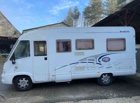 camping-car DETHLEFFS ADVANTAGE   extérieur / latéral droit