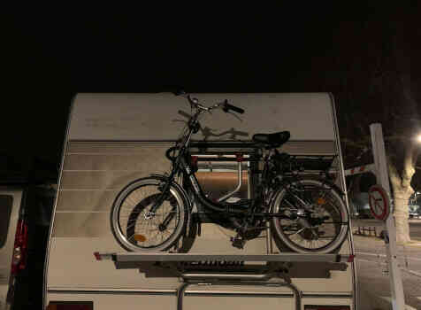 camping-car HYMER C 25  extérieur / arrière