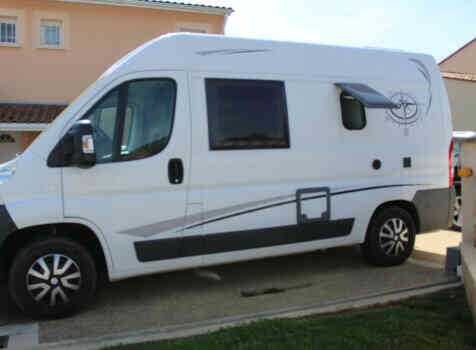 camping-car DETHELFFS   extérieur / latéral gauche