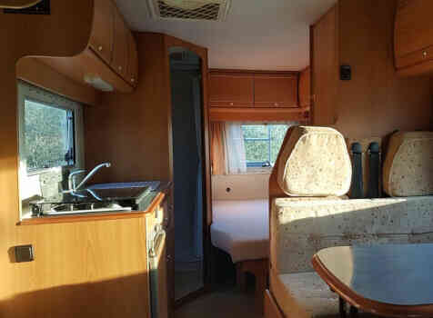 camping-car PILOTE FIRST 20  intérieur / coin salon