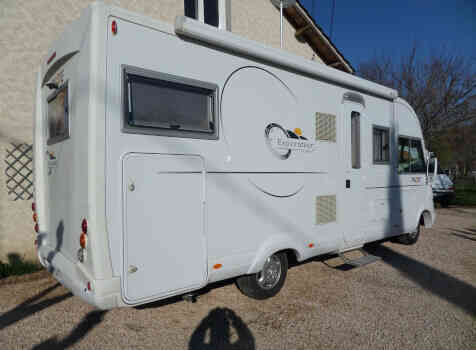 camping-car PILOTE FG 713 MERCEDES  extérieur / latéral droit