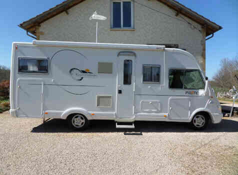 camping-car PILOTE FG 713 MERCEDES  extérieur / latéral gauche