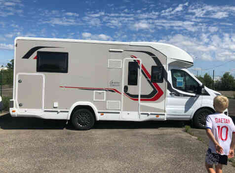 camping-car CHALLENGER 328 GRAPHITE PREMIUM 5*  extérieur / latéral gauche