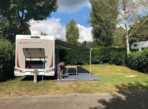 camping-car CHALLENGER 328 GRAPHITE PREMIUM 5*  extérieur / arrière