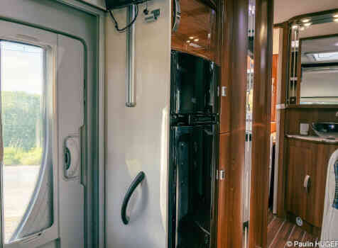 camping-car MC LOUIS NEVIS 880G  extérieur / latéral droit