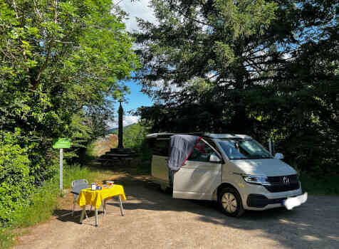 camping-car CALIFORNIA VOLKSWAGEN T6.1  extérieur / face avant