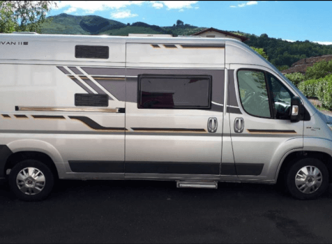 camping-car BENIMAR BENIVAN  extérieur / latéral droit