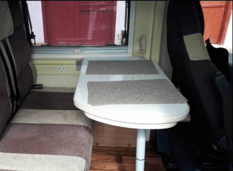 camping-car BENIMAR BENIVAN  intérieur / coin salon