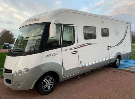 camping-car RAPIDO 9095DF  extérieur / latéral droit