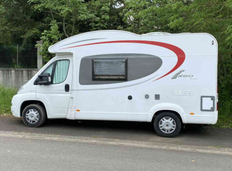 camping-car BURSTNER IT 586  extérieur / latéral droit