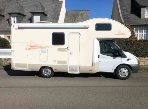 camping-car RIMOR KATAMARANO 8  extérieur / latéral droit