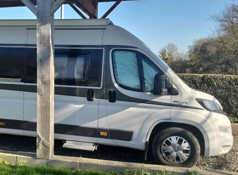 camping-car HOBBY VANTANA K 65  extérieur / latéral gauche