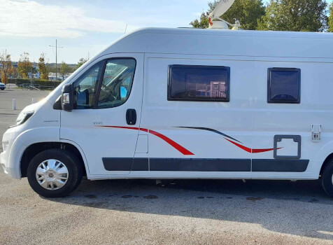 camping-car CHALLENGER VANY  extérieur / latéral gauche
