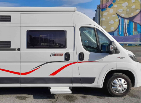 camping-car CHALLENGER VANY  extérieur / latéral droit