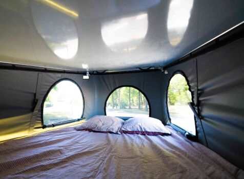 camping-car BAVARIA RENAULT TRAFIC   extérieur / arrière