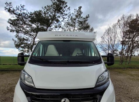 camping-car BAVARIA T 720 FC STYLE  extérieur / face avant