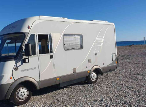 camping-car HYMER B 584  extérieur / latéral gauche