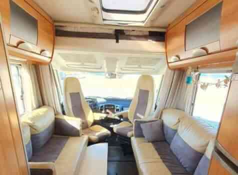 camping-car HYMER B 584  extérieur / face avant