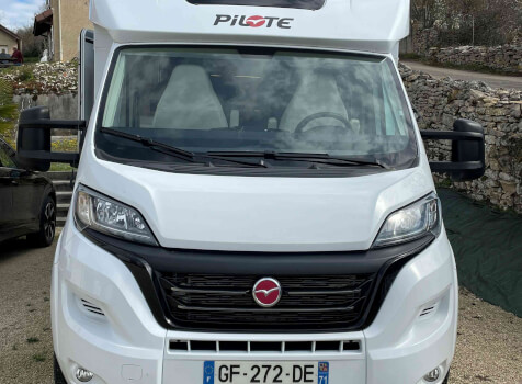 camping-car PILOTE P 726 FC EVIDENCE  extérieur / face avant