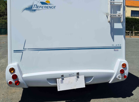 camping-car PILOTE REFERENCE G 692  extérieur / arrière